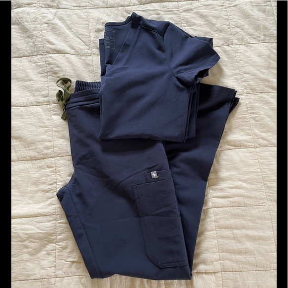 Figs Other - Women’s FIGS SCRUB SET in Night Sky (blue). NEW without tags. Top XXS, Bottom XS